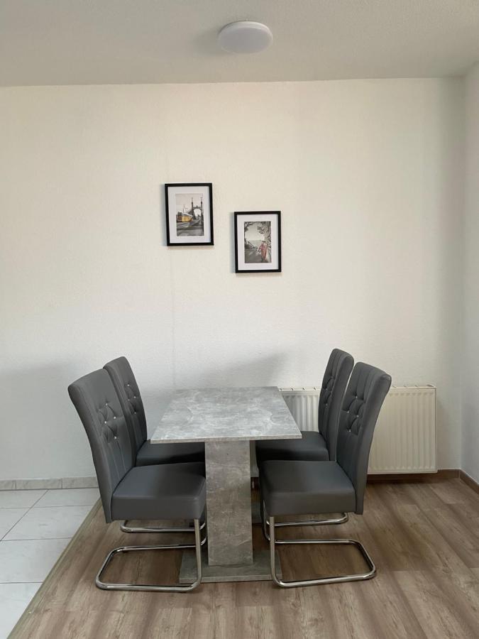 Apartment E&b *